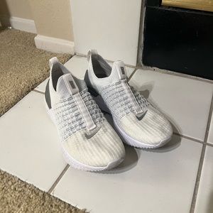 Women’s Nike React Phantom running shoes- size 7